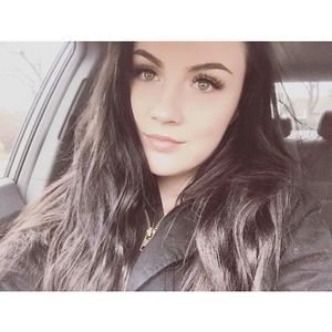 Meet your Posher, Abbey